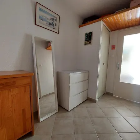 Bord De Apartment